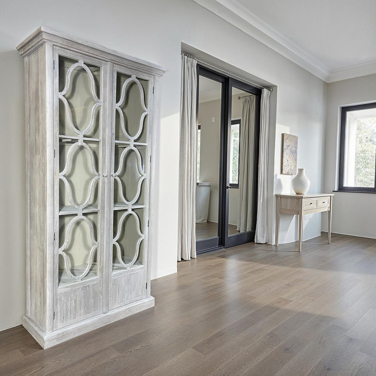 Decorative 2 Door Glass Cabinet in White