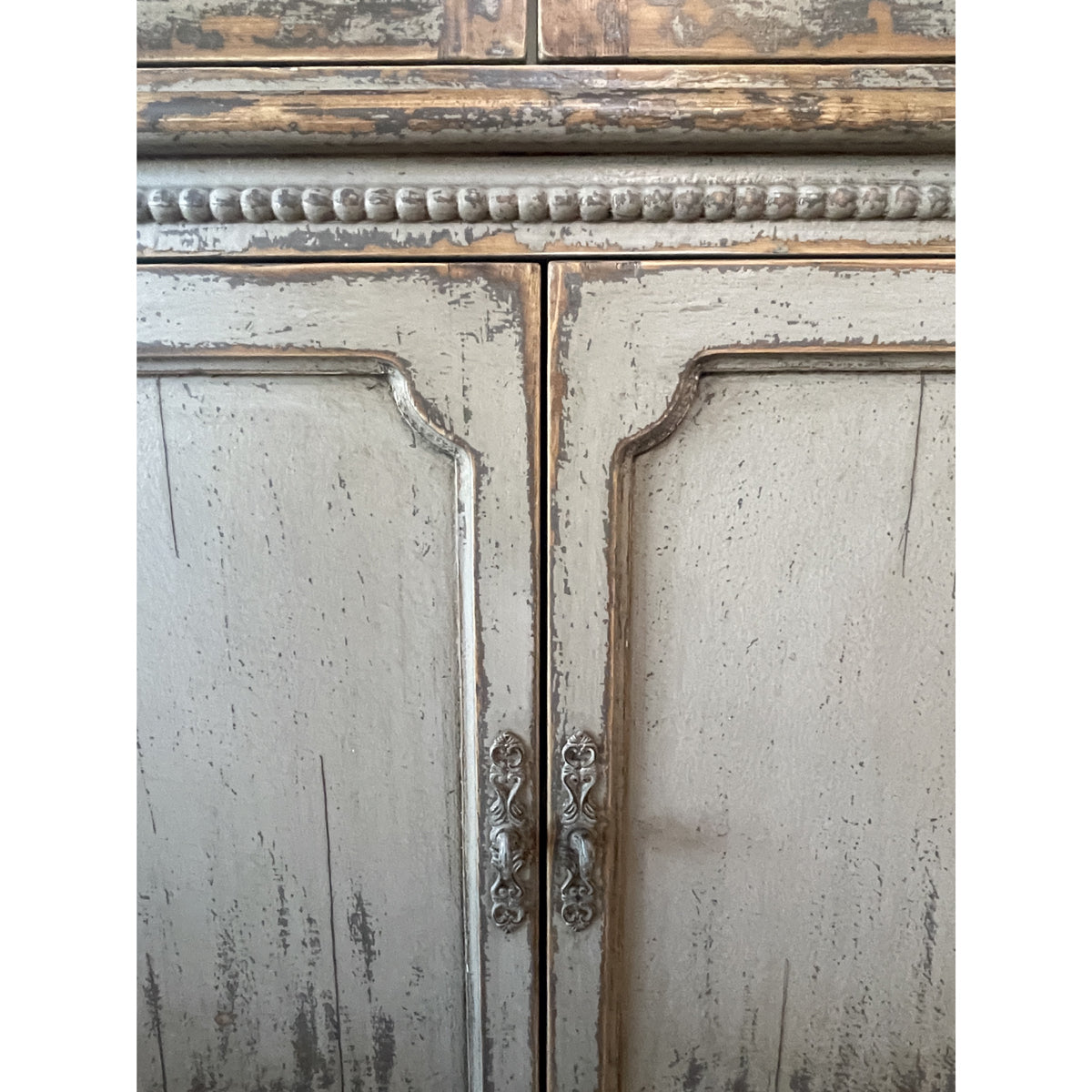 Wentworth Cabinet